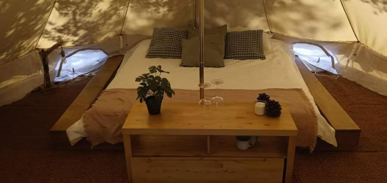 Evasion En Pleine Nature, Tipi Insolite Et Jacuzzi Au Pont Du Gard ! Vers-Pont-du-Gard Exteriör bild